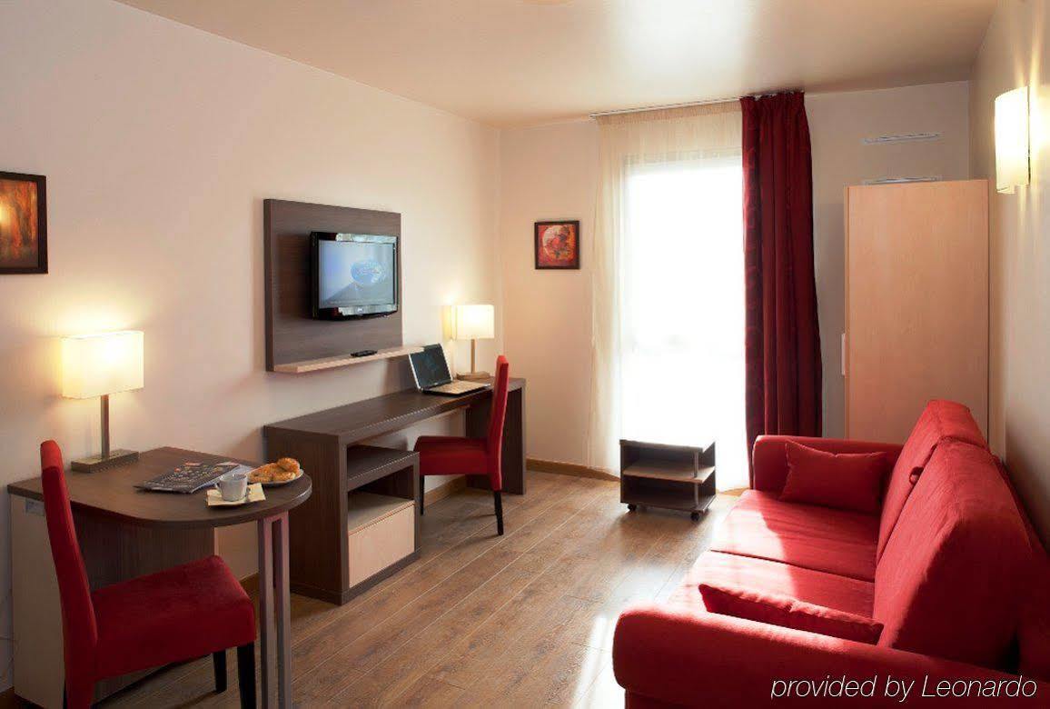 Villa Val Senart 1Ere Avenue Quincy-sous-Senart Room photo